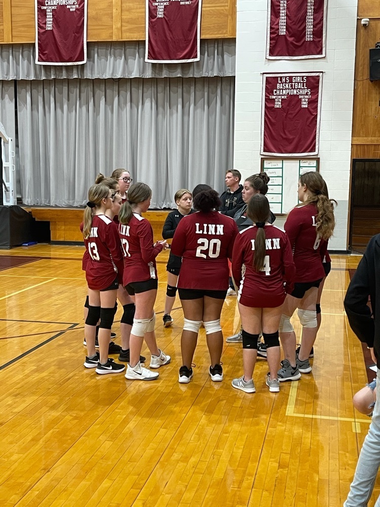 Linn Volleyball
